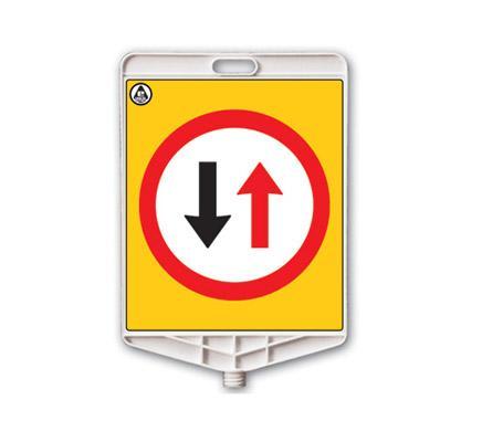 Karşıdan Gelene Yol  Ver